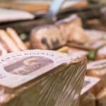 banco formaggi dell'azienda zootecnica "gennargentu" ad anguillara